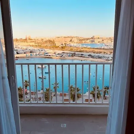 Seafront Apartment-room 3 Apartment Gzira